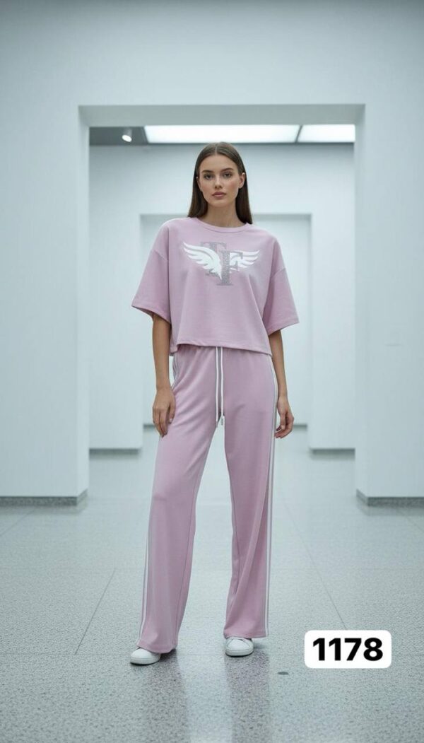 Elegant Two-Piece Mauve Leisure Set with Graphic Top