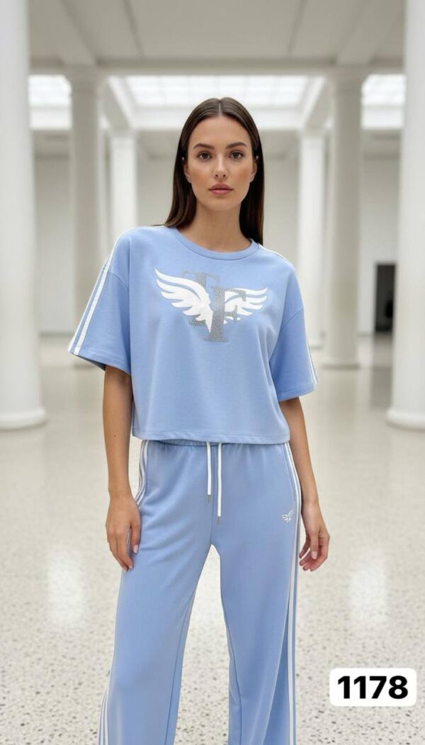 Elegant Two-Piece Mauve Leisure Set with Graphic Top