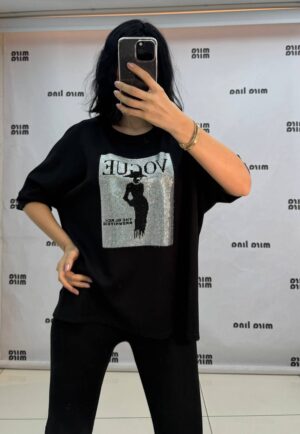 Chic Rhinestone Graphic Blouse for Boutique Retailers