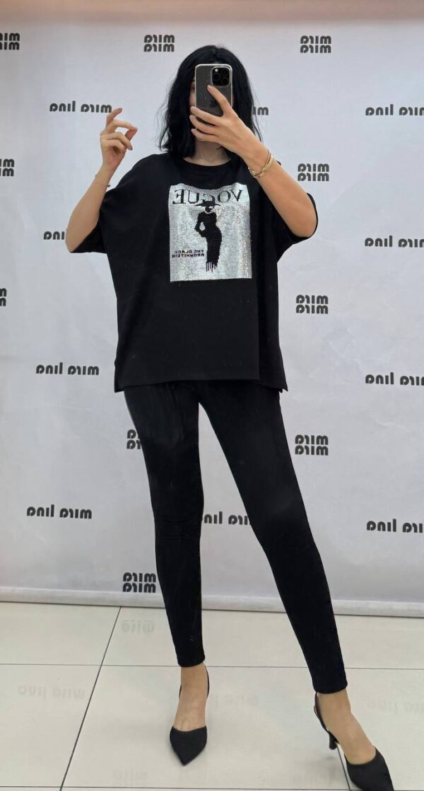 Chic Rhinestone Graphic Blouse for Boutique Retailers