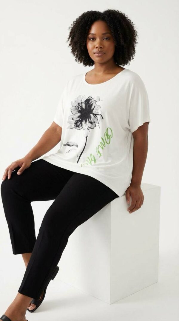 Elegant White Graphic Print Short Sleeve Blouse