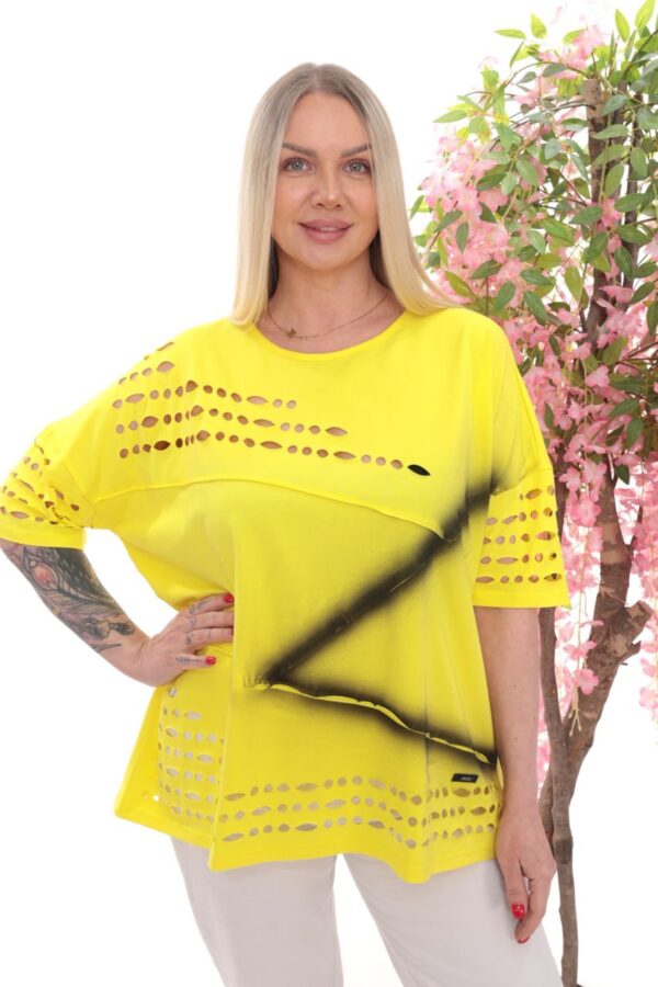 Asymmetric Spray Print Cutout T-Shirt