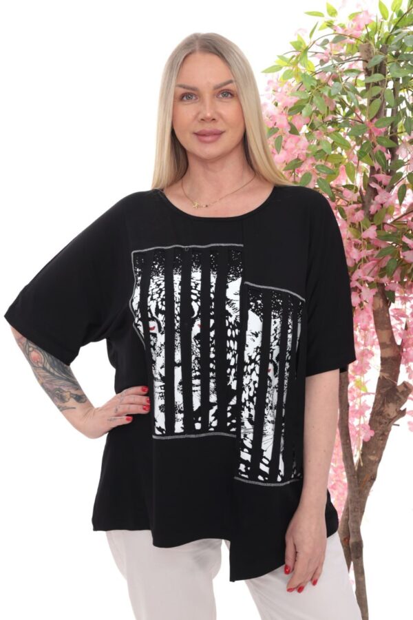 Asymmetric Leopard Graphic T-Shirt