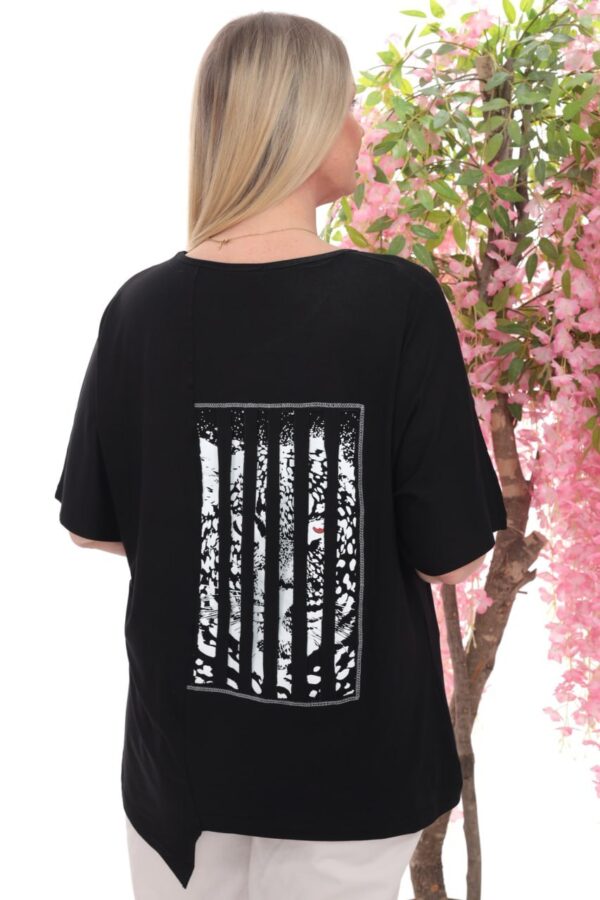 Asymmetric Leopard Graphic T-Shirt