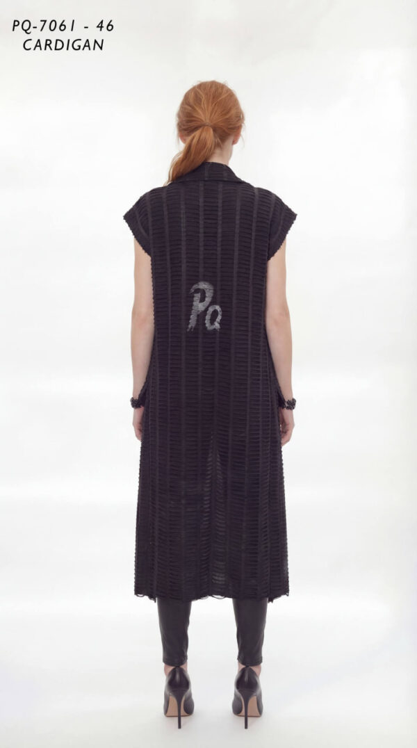 Wholesale Textured Sleeveless Longline Cardigan