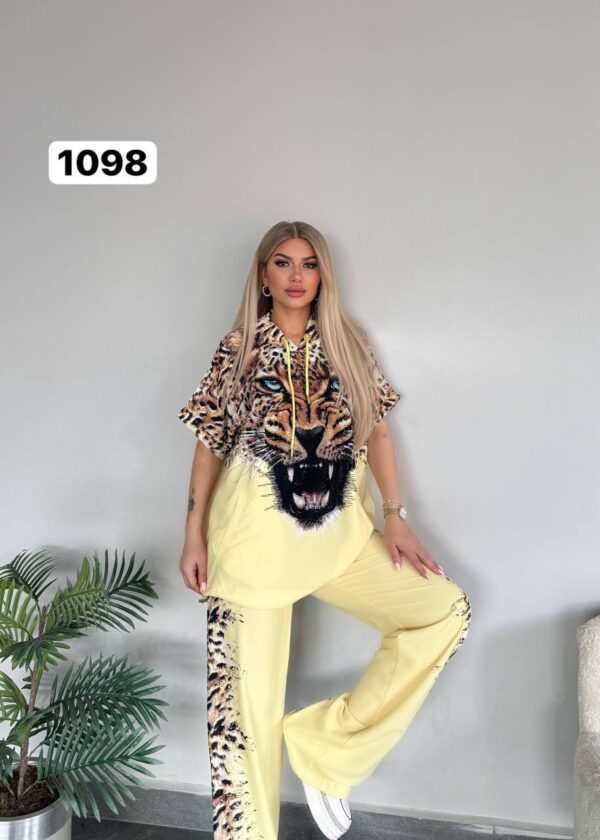 Wholesale Fierce Leopard Graphic Hooded Loungewear Set