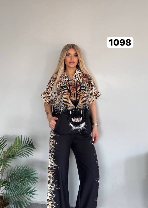 Wholesale Fierce Leopard Graphic Hooded Loungewear Set