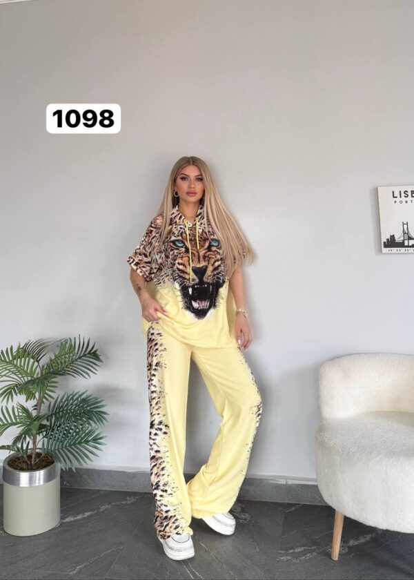 Wholesale Fierce Leopard Graphic Hooded Loungewear Set