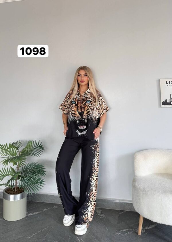 Wholesale Fierce Leopard Graphic Hooded Loungewear Set