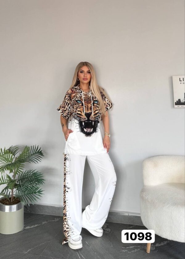 Wholesale Fierce Leopard Graphic Hooded Loungewear Set