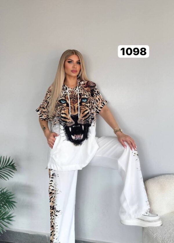 Wholesale Fierce Leopard Graphic Hooded Loungewear Set