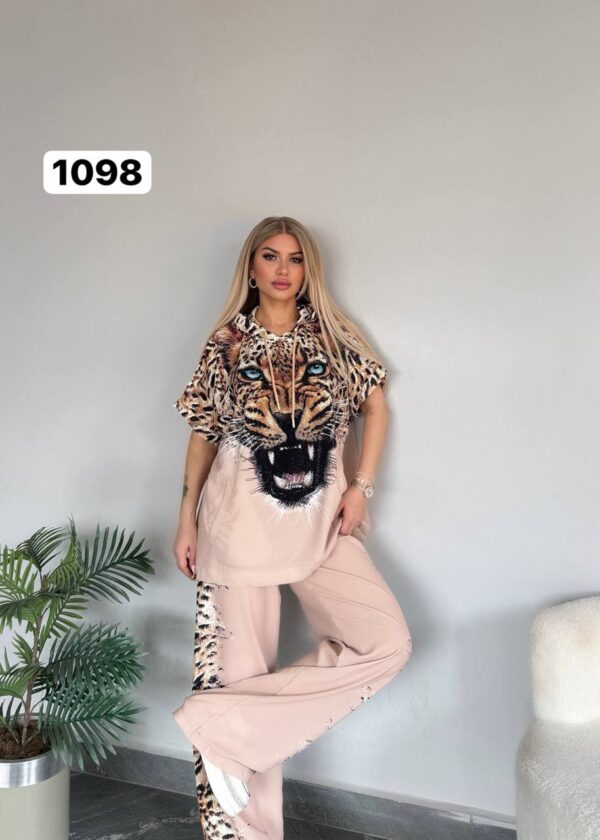 Wholesale Fierce Leopard Graphic Hooded Loungewear Set