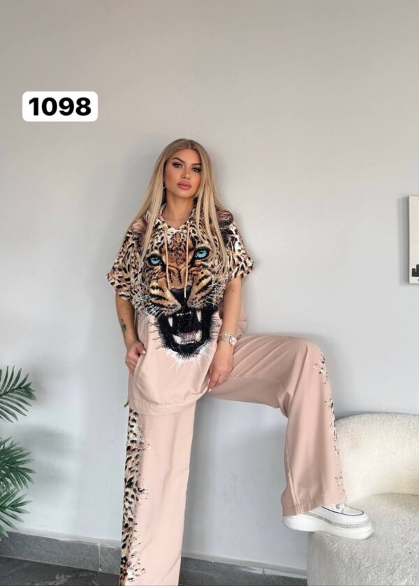 Wholesale Fierce Leopard Graphic Hooded Loungewear Set