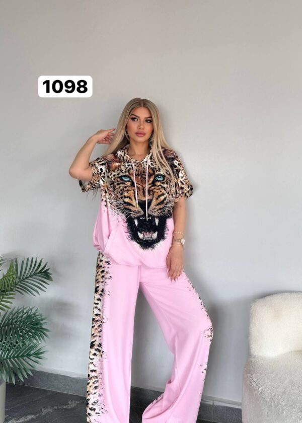 Wholesale Fierce Leopard Graphic Hooded Loungewear Set