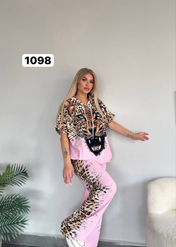 Wholesale Fierce Leopard Graphic Hooded Loungewear Set