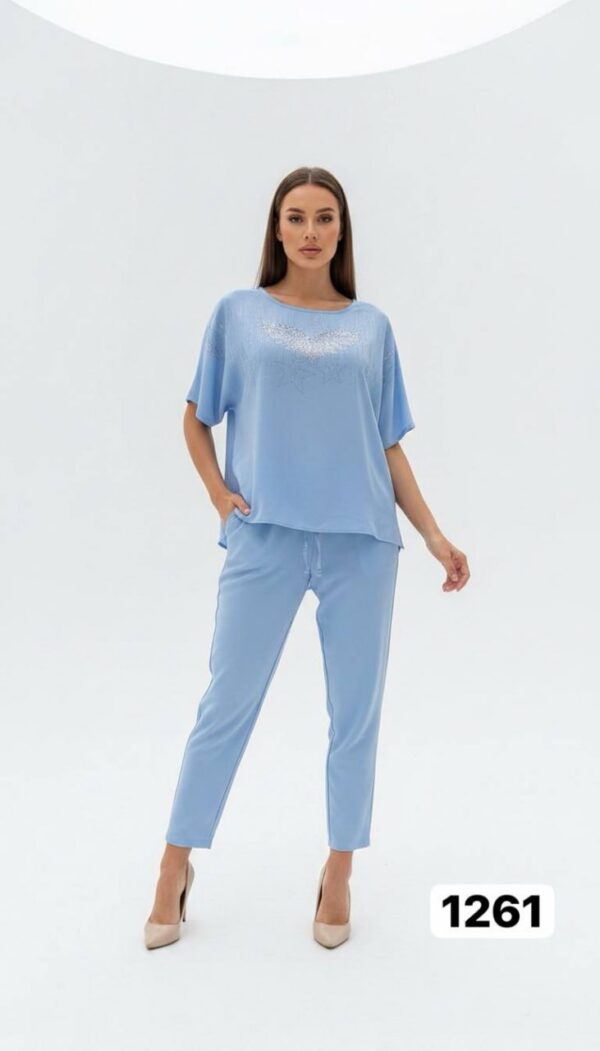 Embellished Wing Graphic Two-Piece Lounge Set Embellished Wing Graphic Two-Piece Lounge Set