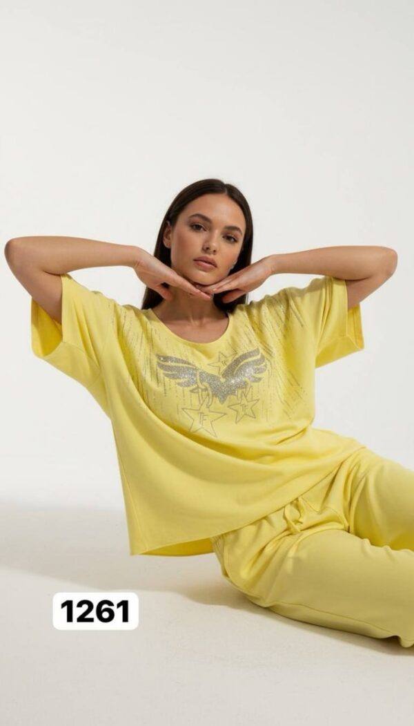 Embellished Wing Graphic Two-Piece Lounge Set Embellished Wing Graphic Two-Piece Lounge Set