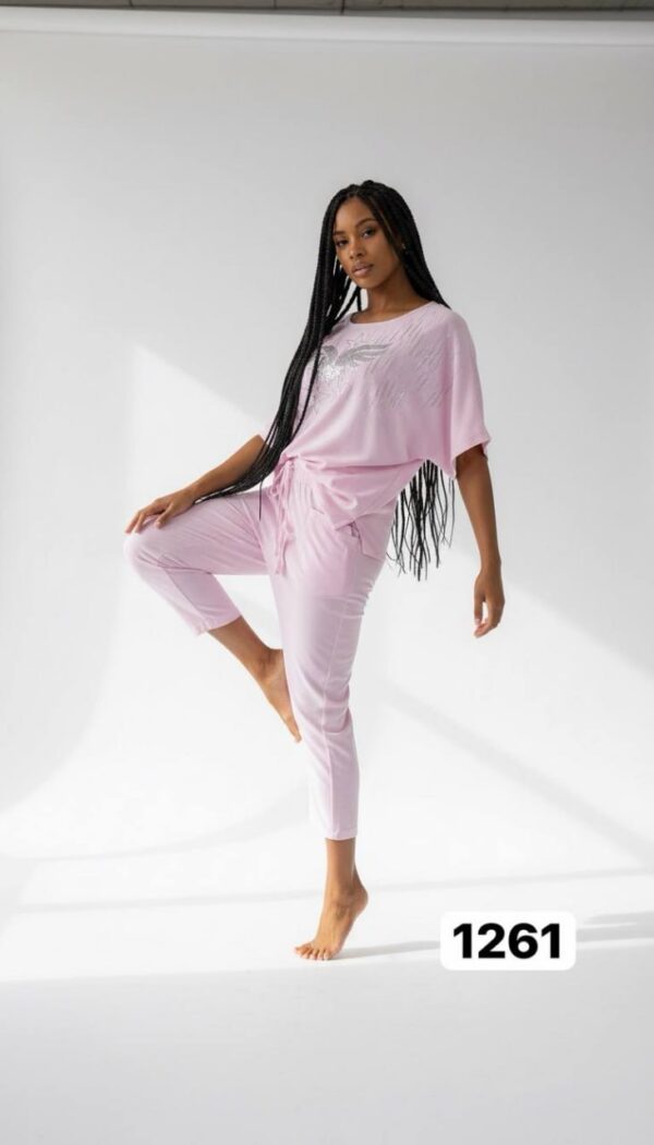 Embellished Wing Graphic Two-Piece Lounge Set Embellished Wing Graphic Two-Piece Lounge Set