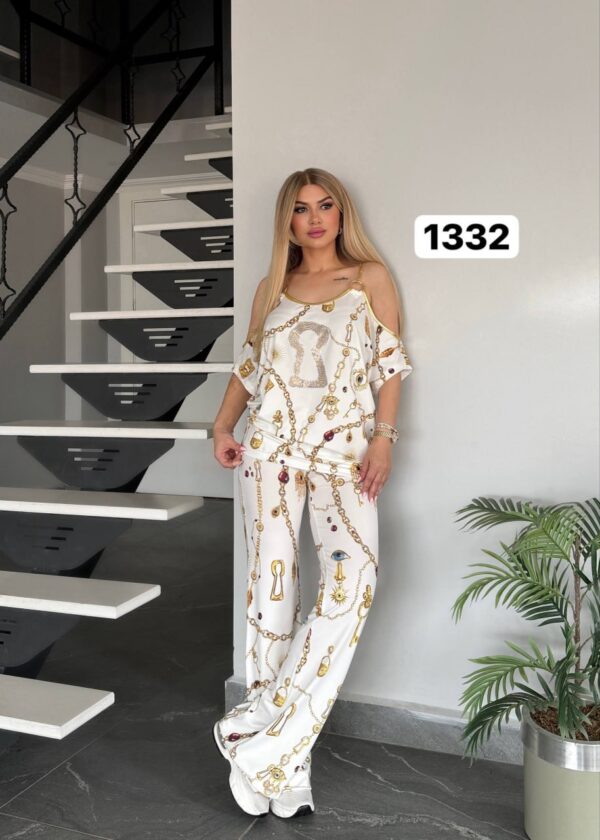Wholesale Chain Print Cold Shoulder Lounge Set