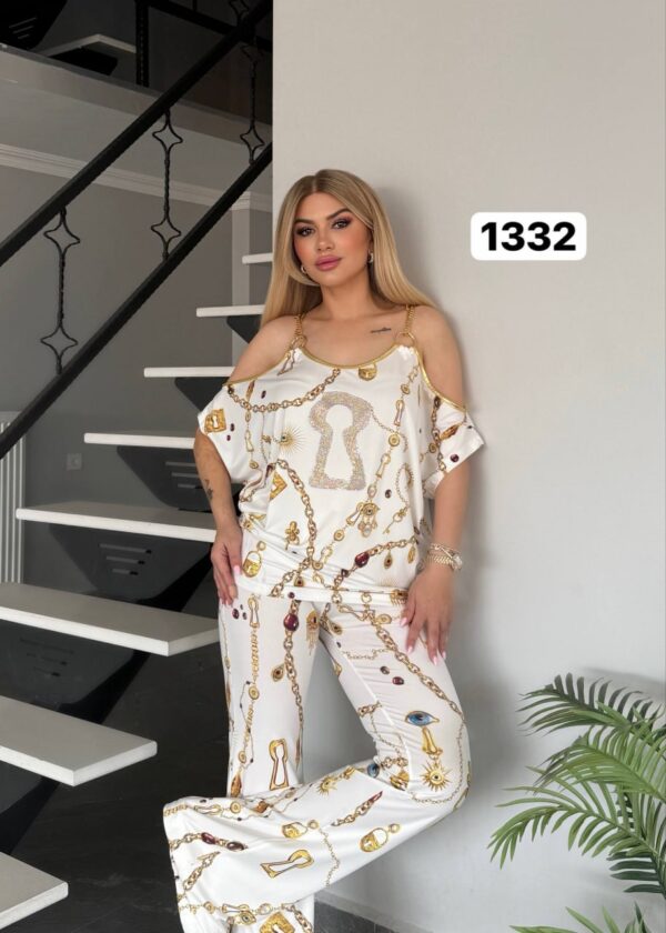 Wholesale Chain Print Cold Shoulder Lounge Set
