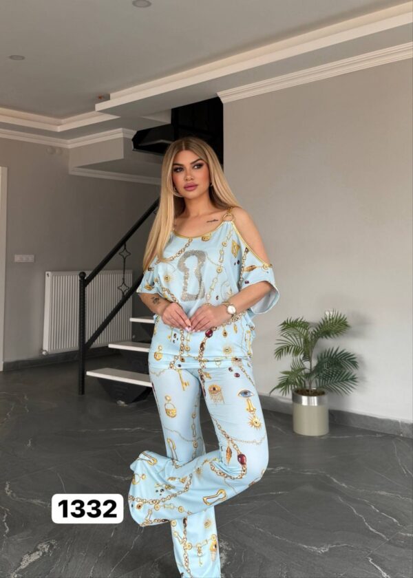 Wholesale Chain Print Cold Shoulder Lounge Set