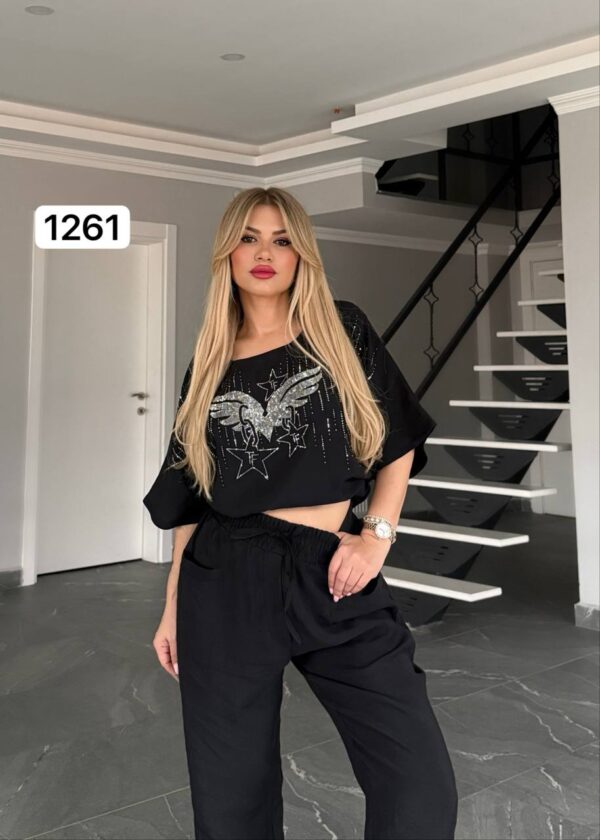 Embellished Wing Graphic Two-Piece Lounge Set Embellished Wing Graphic Two-Piece Lounge Set