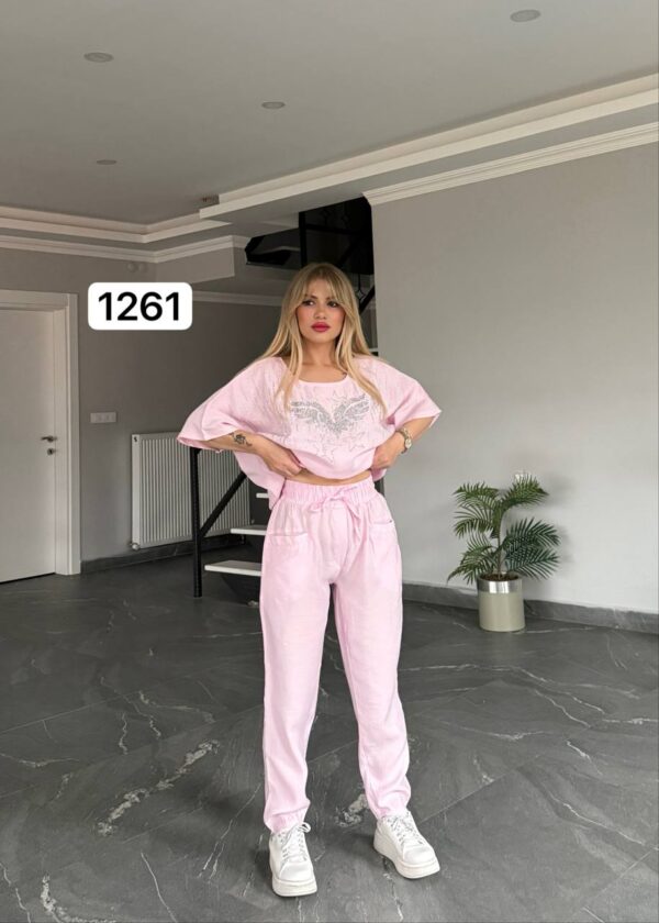 Embellished Wing Graphic Two-Piece Lounge Set Embellished Wing Graphic Two-Piece Lounge Set