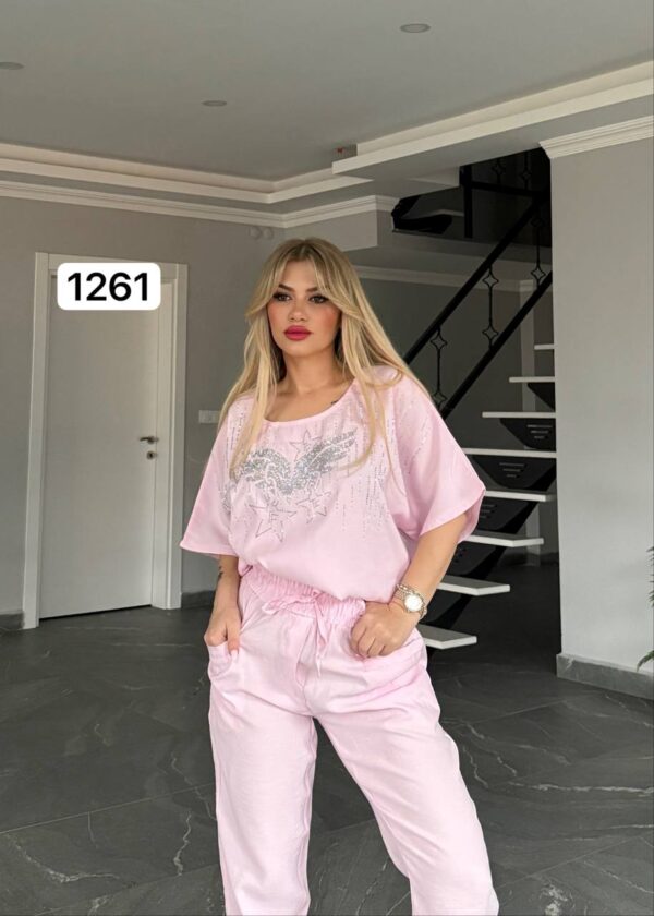 Embellished Wing Graphic Two-Piece Lounge Set Embellished Wing Graphic Two-Piece Lounge Set