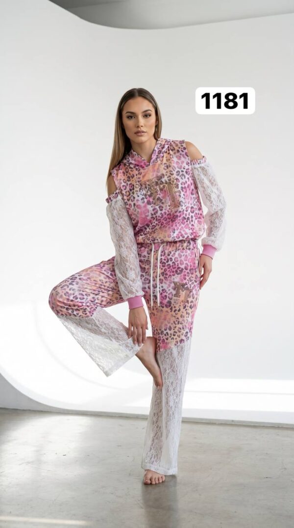 Women's Leopard Print Two-Piece Set with Lace Details Women's Leopard Print Two-Piece Set with Lace Details