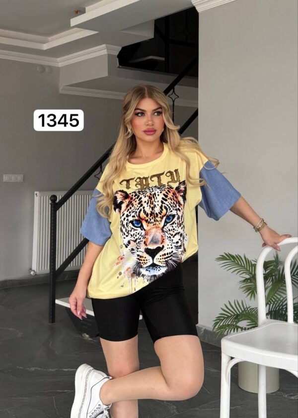 Premium Leopard Graphic Blouse Premium Leopard Graphic Blouse