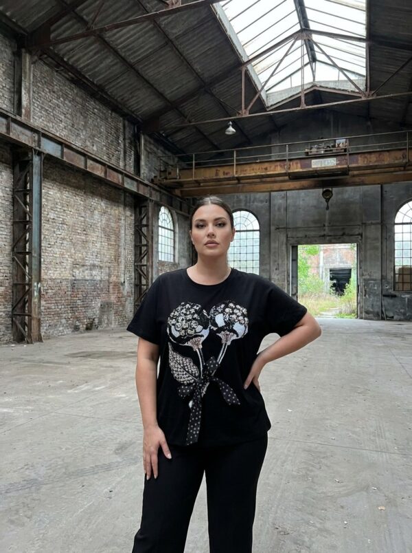 Premium Black Graphic Blouse - Wholesale B2B Premium Black Graphic Blouse - Wholesale B2B