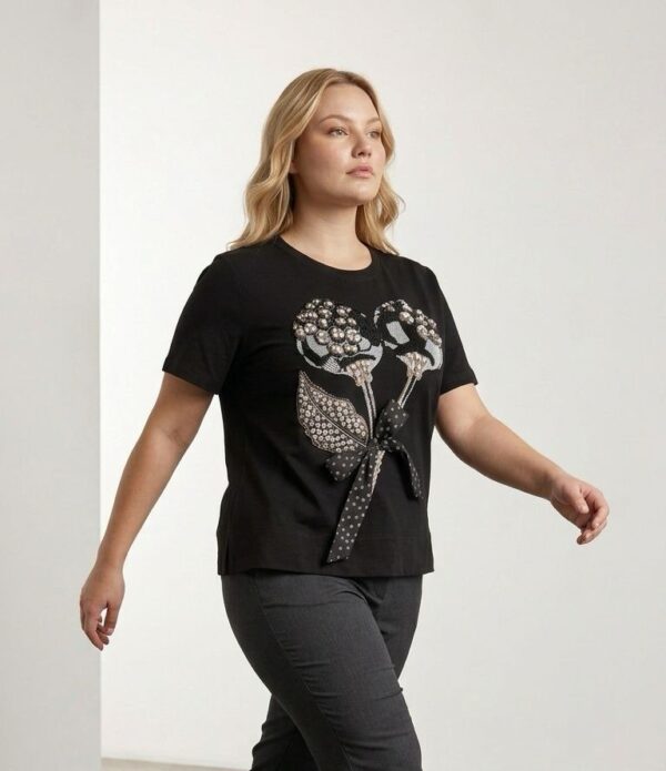 Premium Black Graphic Blouse - Wholesale B2B Premium Black Graphic Blouse - Wholesale B2B