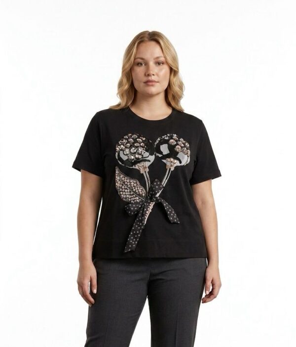 Premium Black Graphic Blouse - Wholesale B2B Premium Black Graphic Blouse - Wholesale B2B