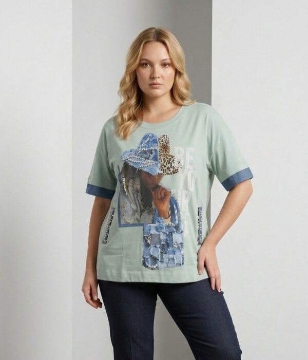 Premium Graphic Print Blouse - Wholesale Women's Top Premium Graphic Print Blouse - Wholesale Women's Top