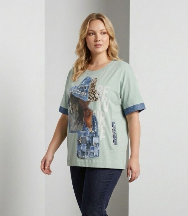 Premium Graphic Print Blouse - Wholesale Women's Top Premium Graphic Print Blouse - Wholesale Women's Top