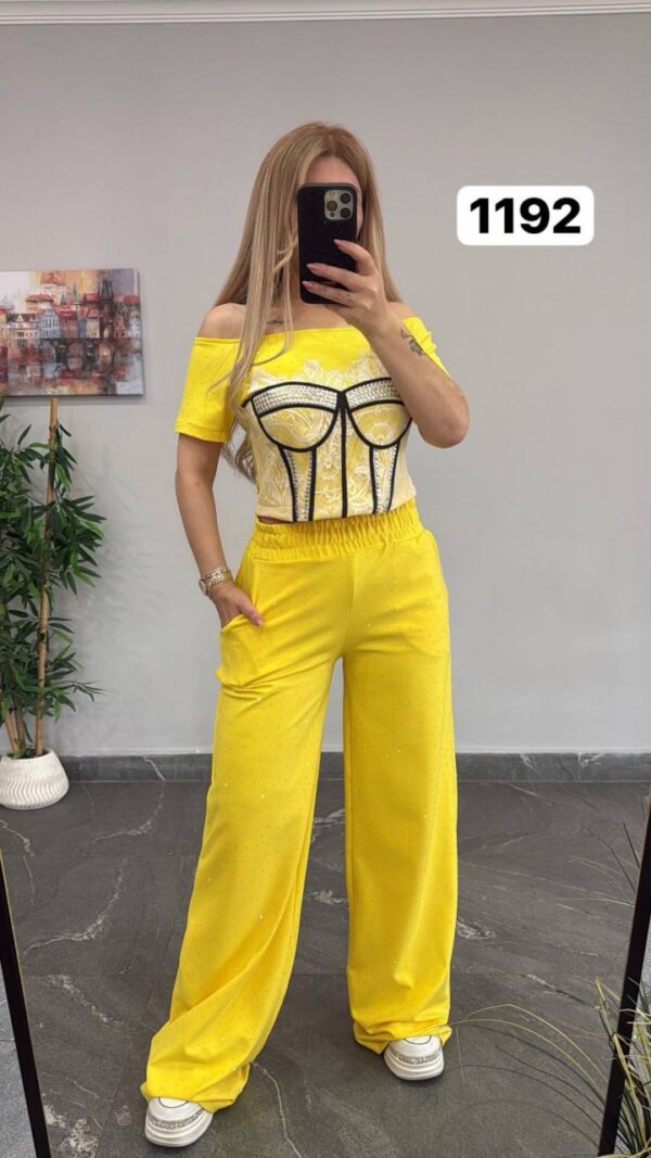 Women's Graphic Crop Top & Wide Leg Pants Set Women's Graphic Crop Top & Wide Leg Pants Set
