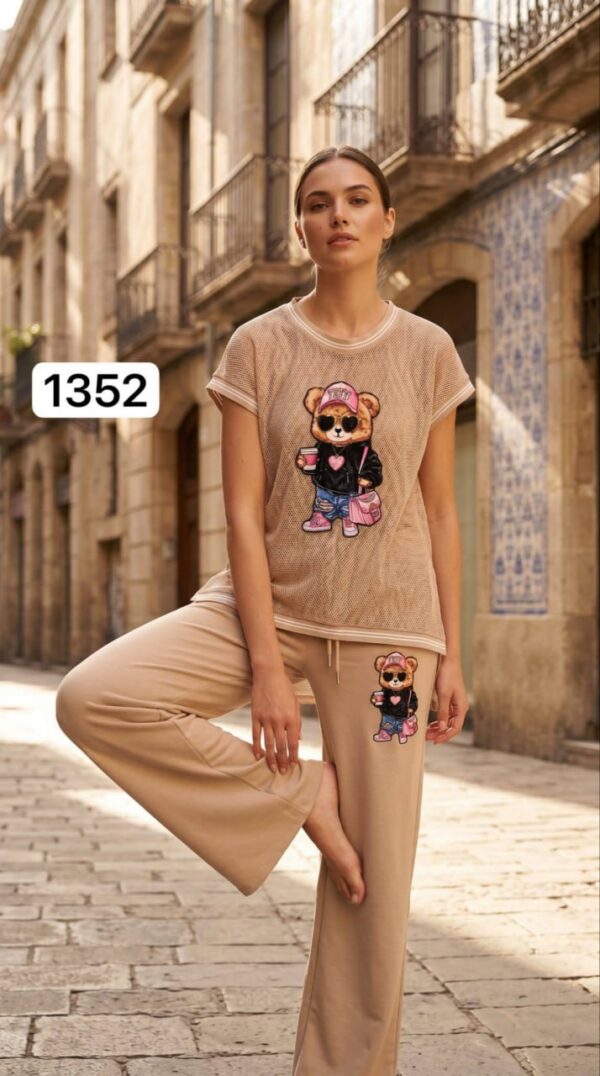 Women's Designer Bear Graphic T-Shirt & Pants Set Women's Designer Bear Graphic T-Shirt & Pants Set