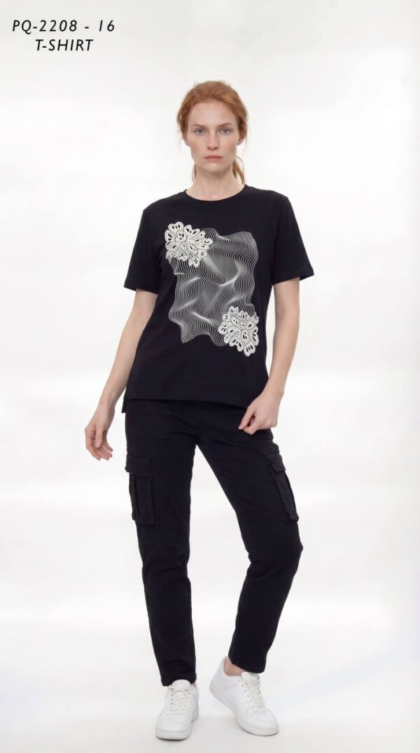 Premium Graphic T-Shirt with Floral Line Art Design Premium Graphic T-Shirt with Floral Line Art Design