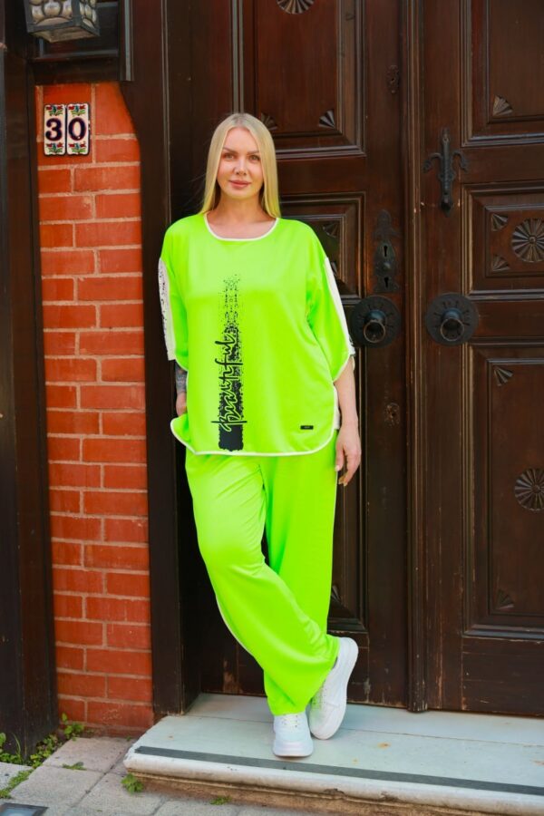 Premium Two-Piece Loungewear Set - Casual Comfort Collection Premium Two-Piece Loungewear Set - Casual Comfort Collection