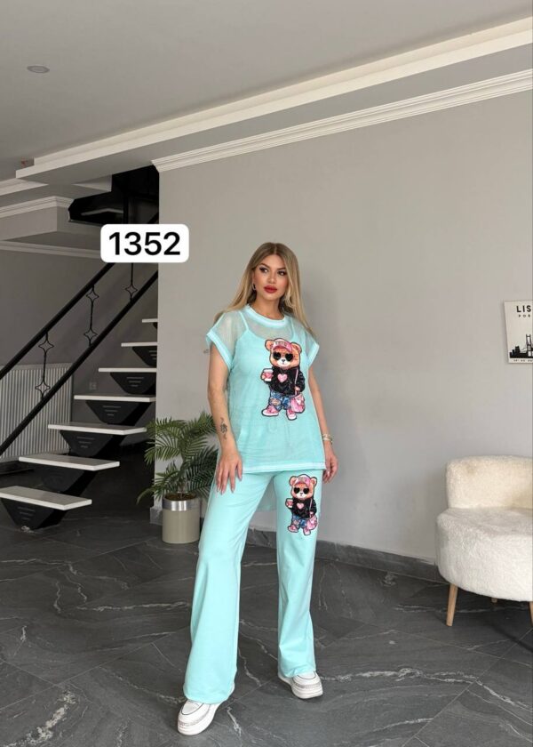 Women's Designer Bear Graphic T-Shirt & Pants Set Women's Designer Bear Graphic T-Shirt & Pants Set