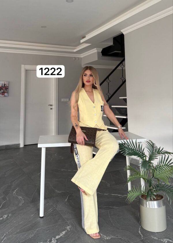 Premium Velvet Crop Vest & Wide-Leg Trousers Set Premium Velvet Crop Vest & Wide-Leg Trousers Set