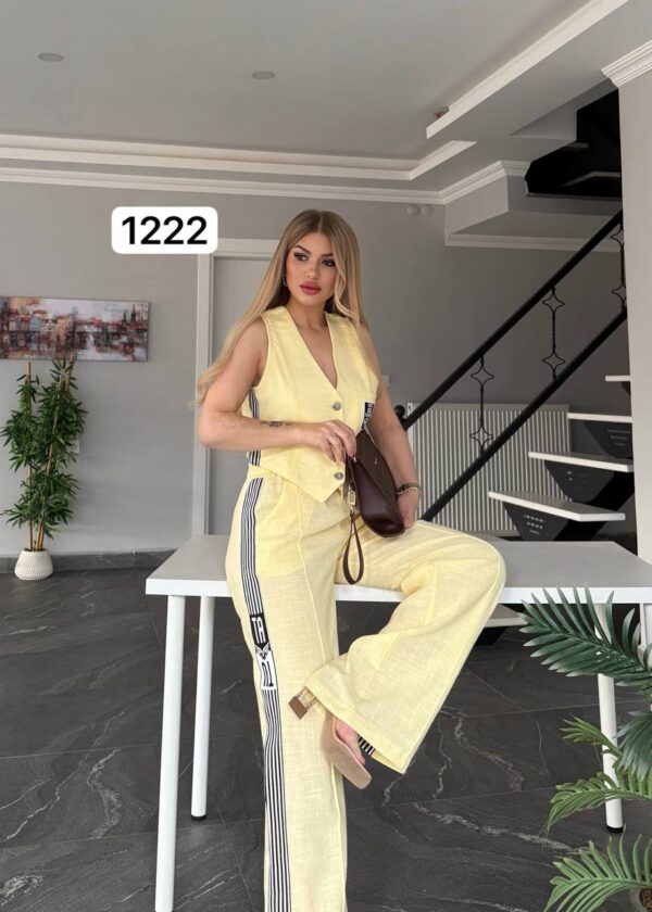Premium Velvet Crop Vest & Wide-Leg Trousers Set Premium Velvet Crop Vest & Wide-Leg Trousers Set