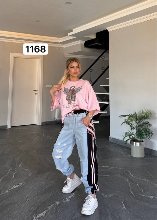 Premium Graphic Print T-Shirt with Distressed Denim Set