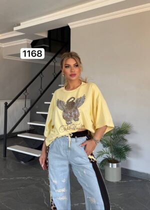 Premium Graphic Print T-Shirt with Distressed Denim Set Premium Graphic Print T-Shirt with Distressed Denim Set