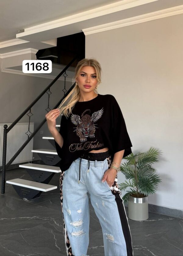 Premium Graphic Print T-Shirt with Distressed Denim Set