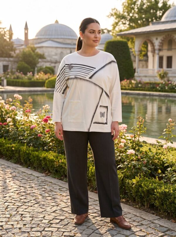 tg_0555cc15e2be03f1 Premium Black & White Striped Blouse - Wholesale