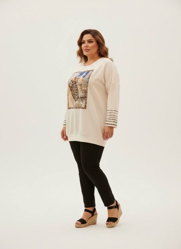 tg_36bdb955011d1707 Premium Cream Graphic Blouse with Striped Sleeves