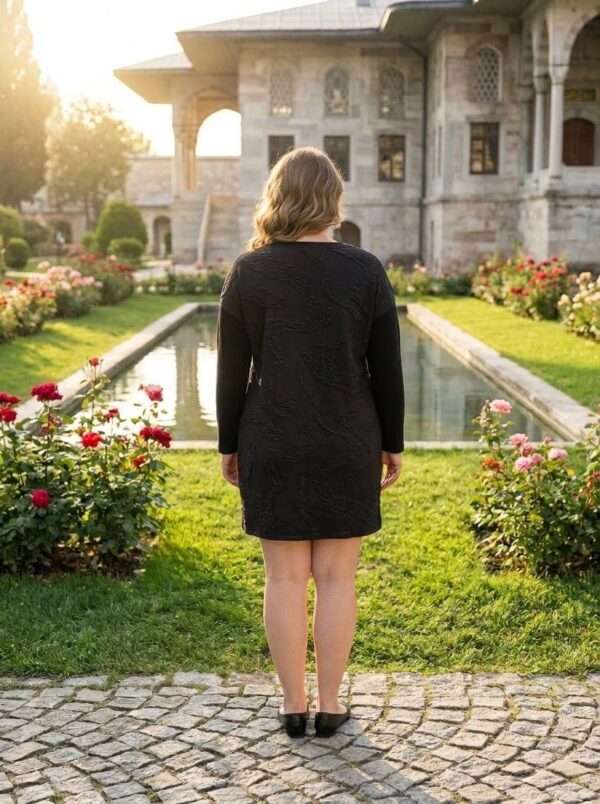 tg_acb3e67a5a16f2de Premium Black Floral Dress