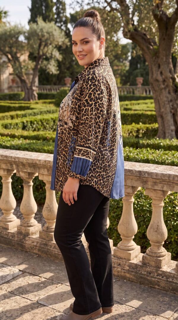 tg_74b9e7eb2148c14b Premium Leopard Print Shirt with Animal Graphic