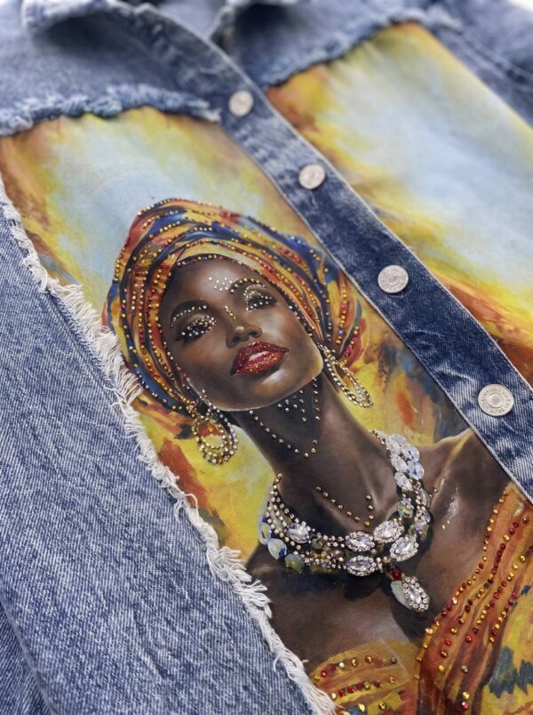 tg_fa95bde61e1fe434 Premium Denim Jacket with Artistic Portrait Print